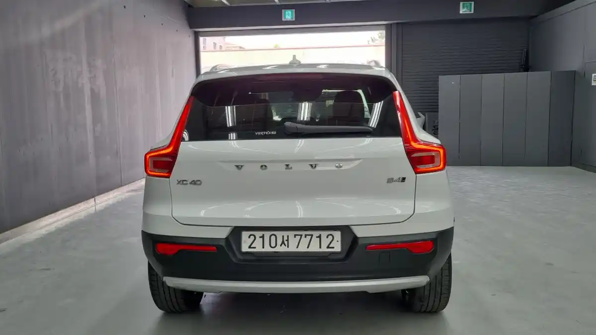 Volvo XC40 2021 2.0 автомат (гидро), фото 4