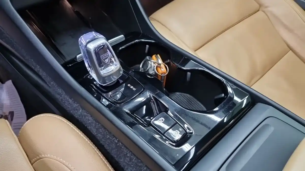 Volvo XC40 2021 2.0 автомат (гидро), фото 9