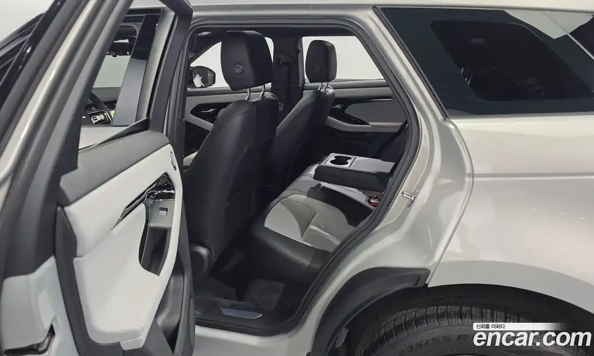 Land Rover Range Rover Evoque 2025 2.0 автомат (гидро), фото 11