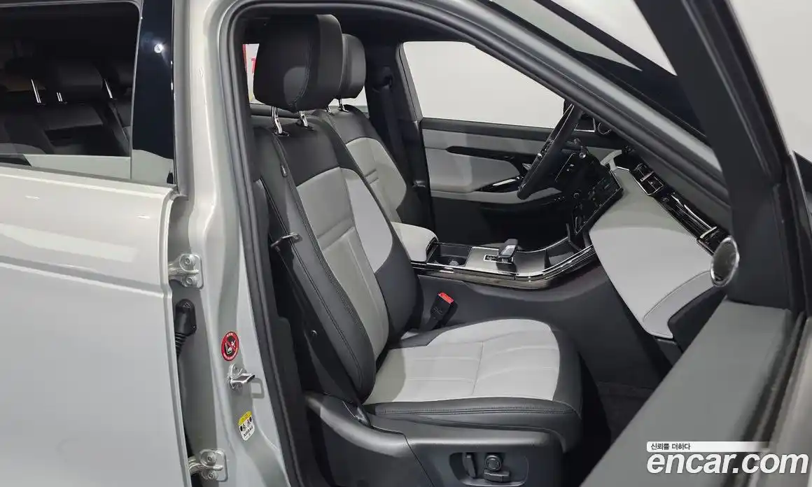 Land Rover Range Rover Evoque 2025 2.0 автомат (гидро), фото 12