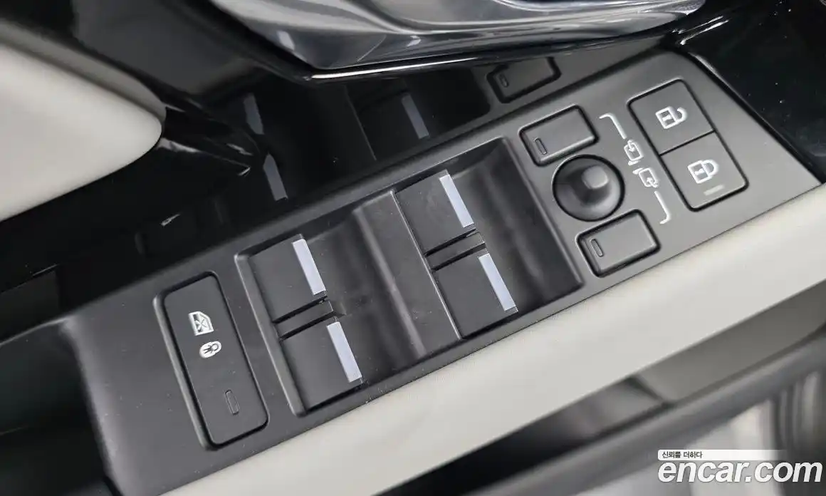 Land Rover Range Rover Evoque 2025 2.0 автомат (гидро), фото 14