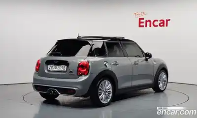 Mini Cooper 2016 2.0 автомат (гидро), миниатюра 2