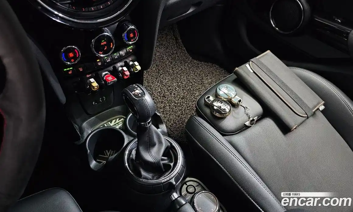 Mini Cooper 2016 2.0 автомат (гидро), фото 9