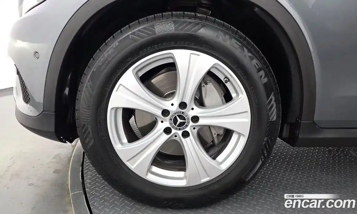 Mercedes-Benz GLC-Class 2018 2.1 гидро, фото 5 Mercedes-Benz GLC-Class 2018 2.1 гидро, фото 5