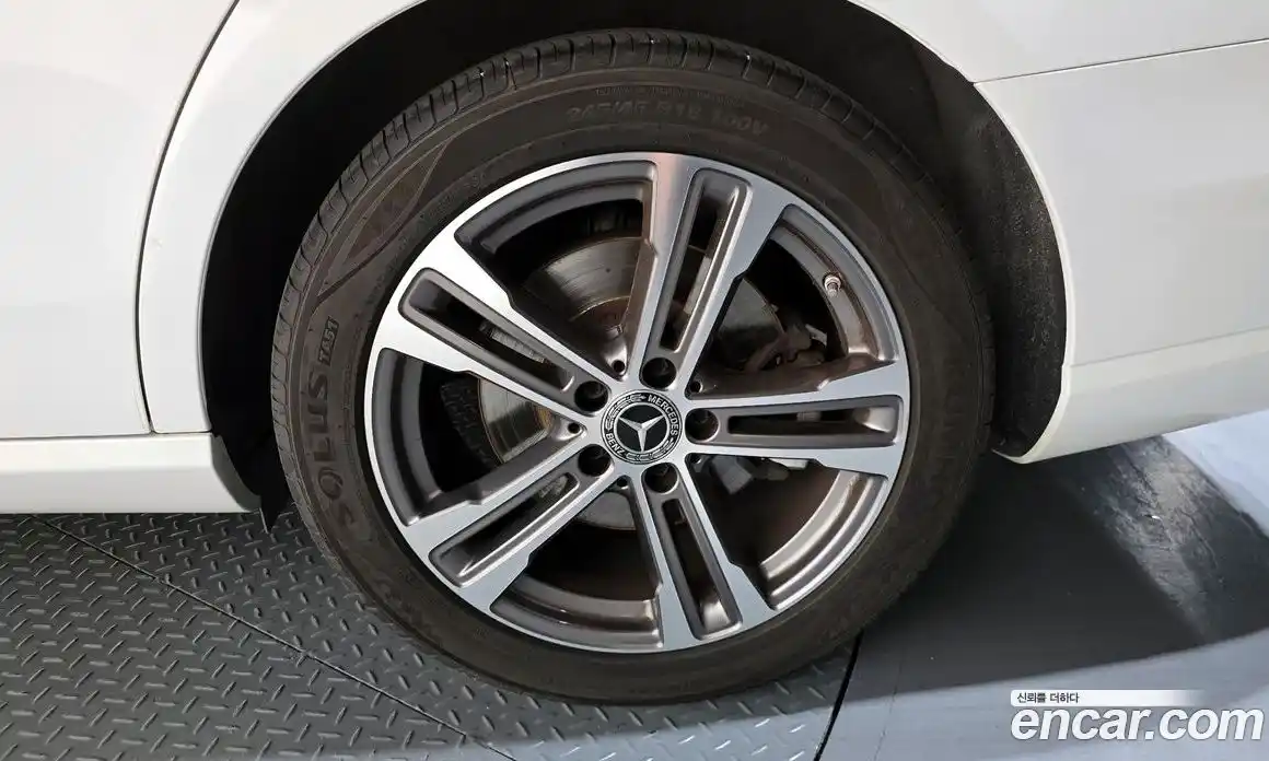 Mercedes-Benz E-Class 2021 2.0 автомат (гидро), фото 7
