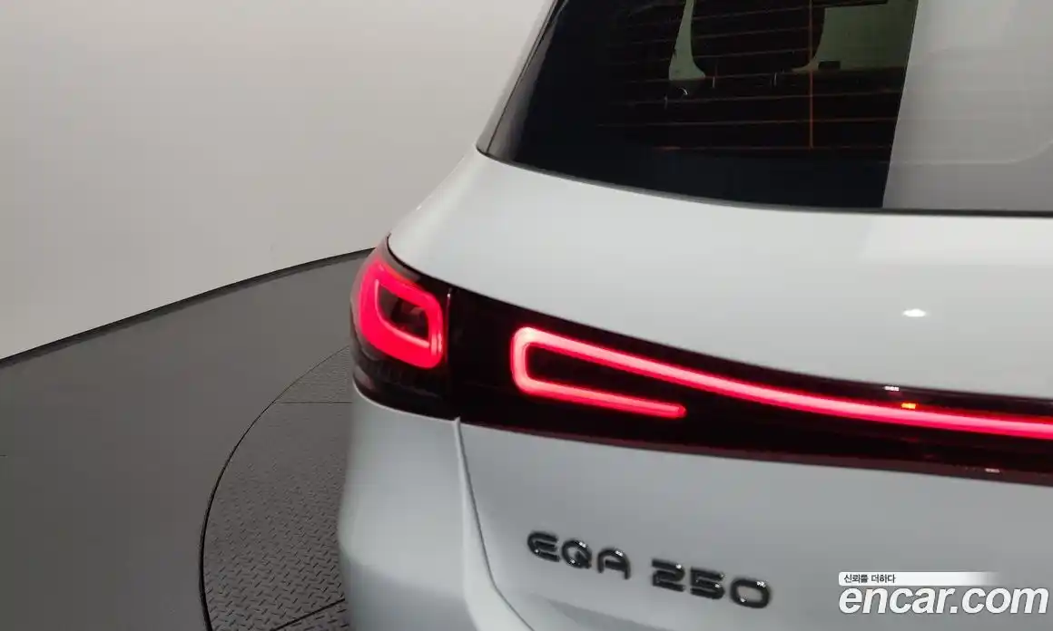 Mercedes-Benz EQA 2023 0.2 гидро, фото 9 Mercedes-Benz EQA 2023 0.2 гидро, фото 9