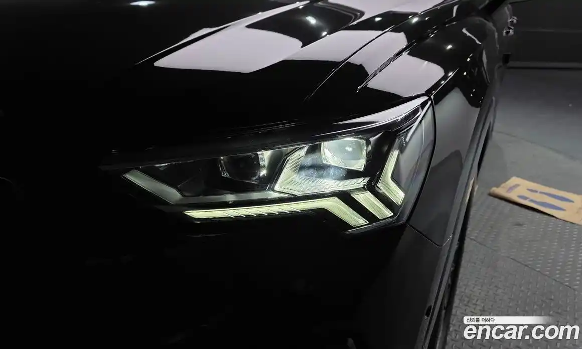 Audi Q3 2025 2.0 автомат (гидро), фото 8