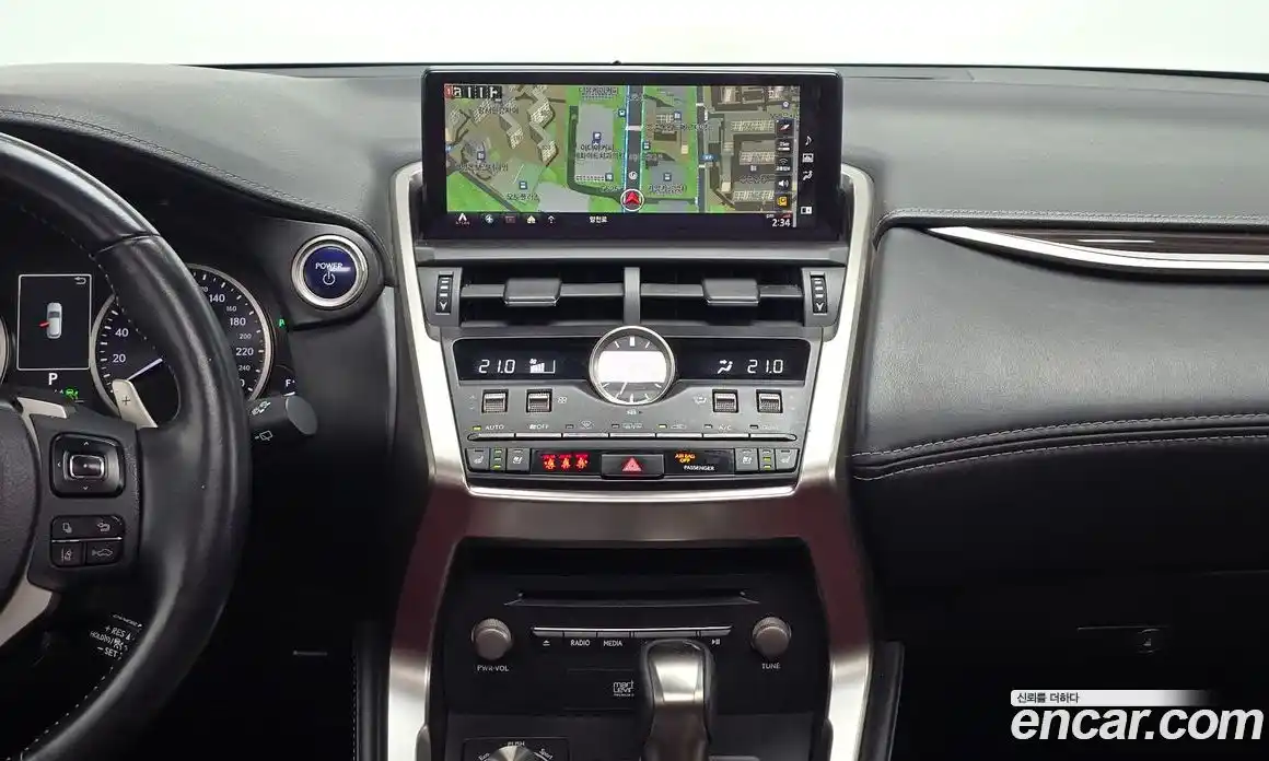 Lexus NX 2018 2.5 автомат (гидро), фото 15 Lexus NX 2018 2.5 автомат (гидро), фото 15