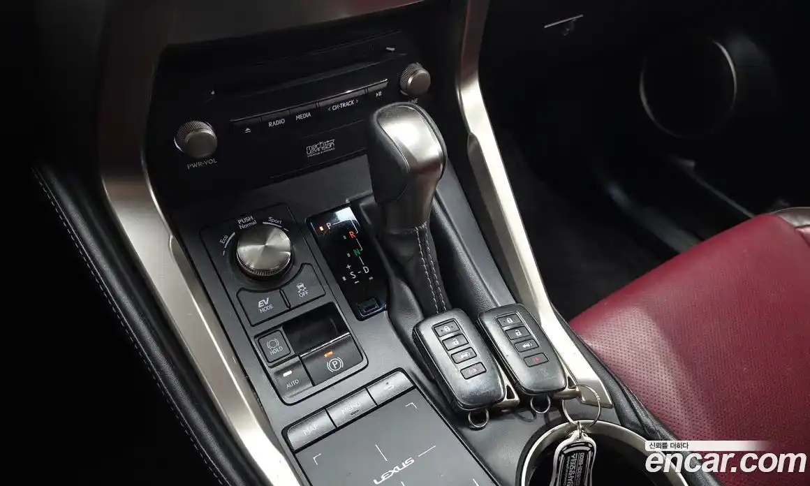 Lexus NX 2018 2.5 автомат (гидро), фото 9 Lexus NX 2018 2.5 автомат (гидро), фото 9