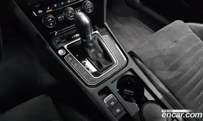 Volkswagen Passat 2018 2.0 автомат (гидро), миниатюра 12