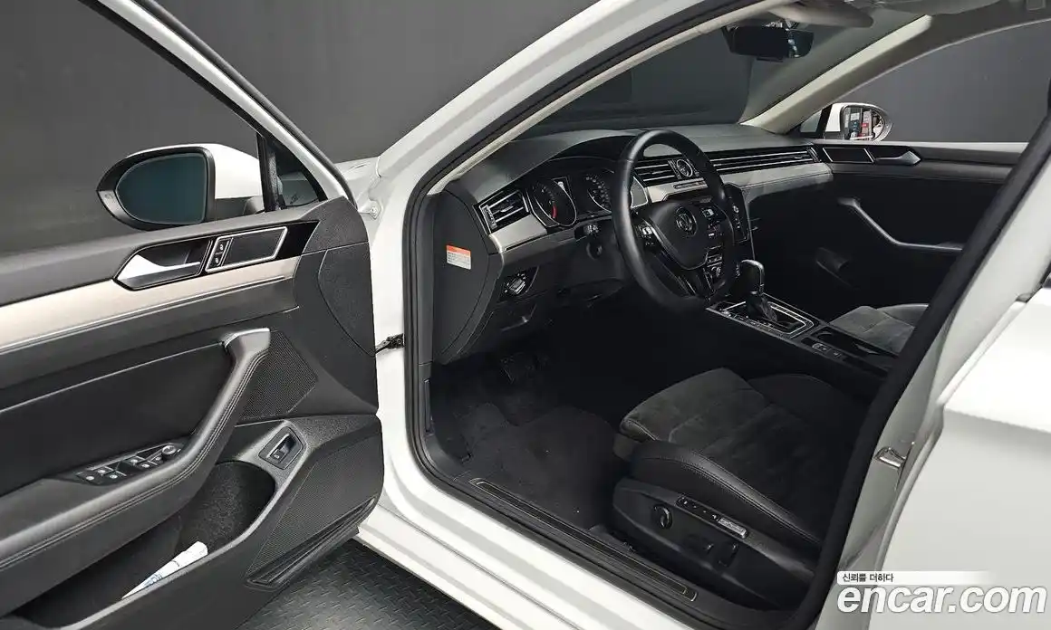 Volkswagen Passat 2018 2.0 автомат (гидро), фото 17