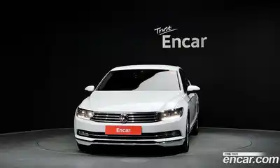 Volkswagen Passat 2018 2.0 автомат (гидро), миниатюра 3