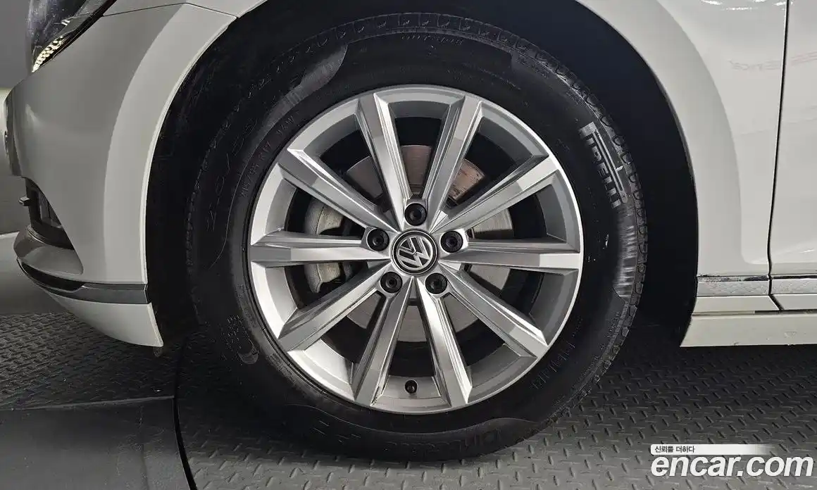 Volkswagen Passat 2018 2.0 автомат (гидро), фото 5