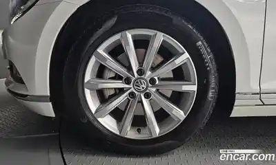 Volkswagen Passat 2018 2.0 автомат (гидро), миниатюра 5