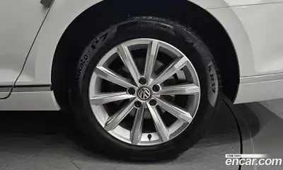 Volkswagen Passat 2018 2.0 автомат (гидро), миниатюра 7