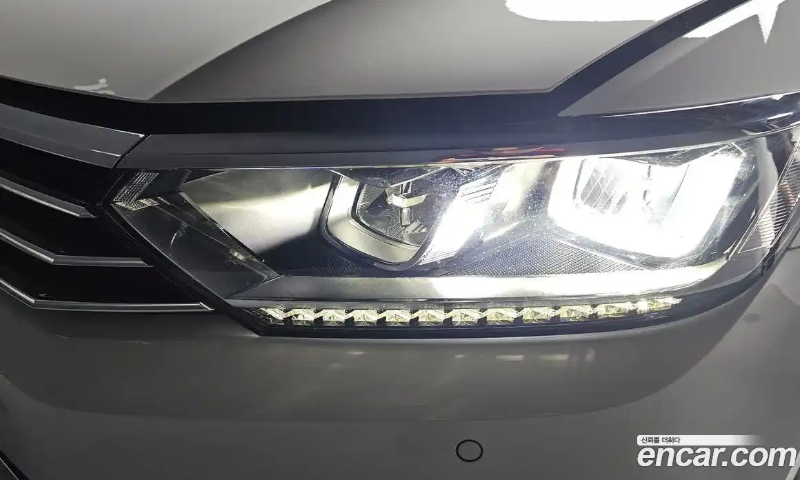 Volkswagen Passat 2018 2.0 автомат (гидро), фото 8