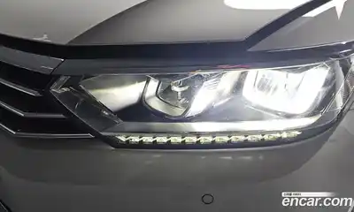 Volkswagen Passat 2018 2.0 автомат (гидро), миниатюра 8