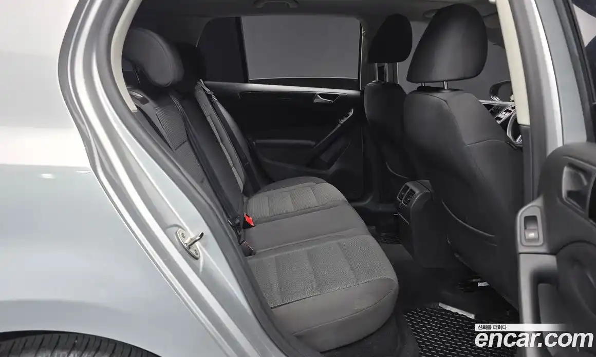 Volkswagen Golf 2012 2.0 автомат (гидро), фото 11