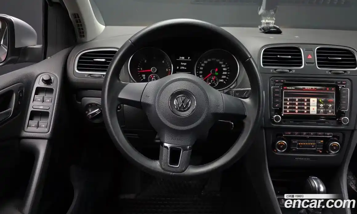 Volkswagen Golf 2012 2.0 автомат (гидро), фото 13