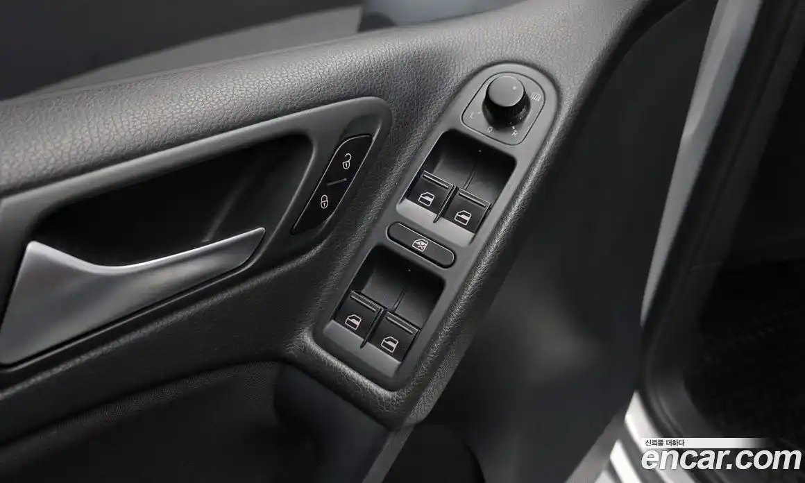 Volkswagen Golf 2012 2.0 автомат (гидро), фото 16