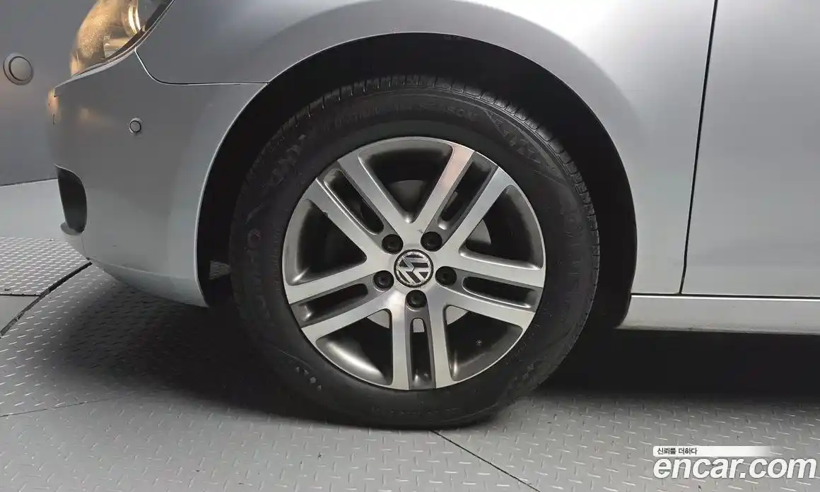 Volkswagen Golf 2012 2.0 автомат (гидро), фото 5