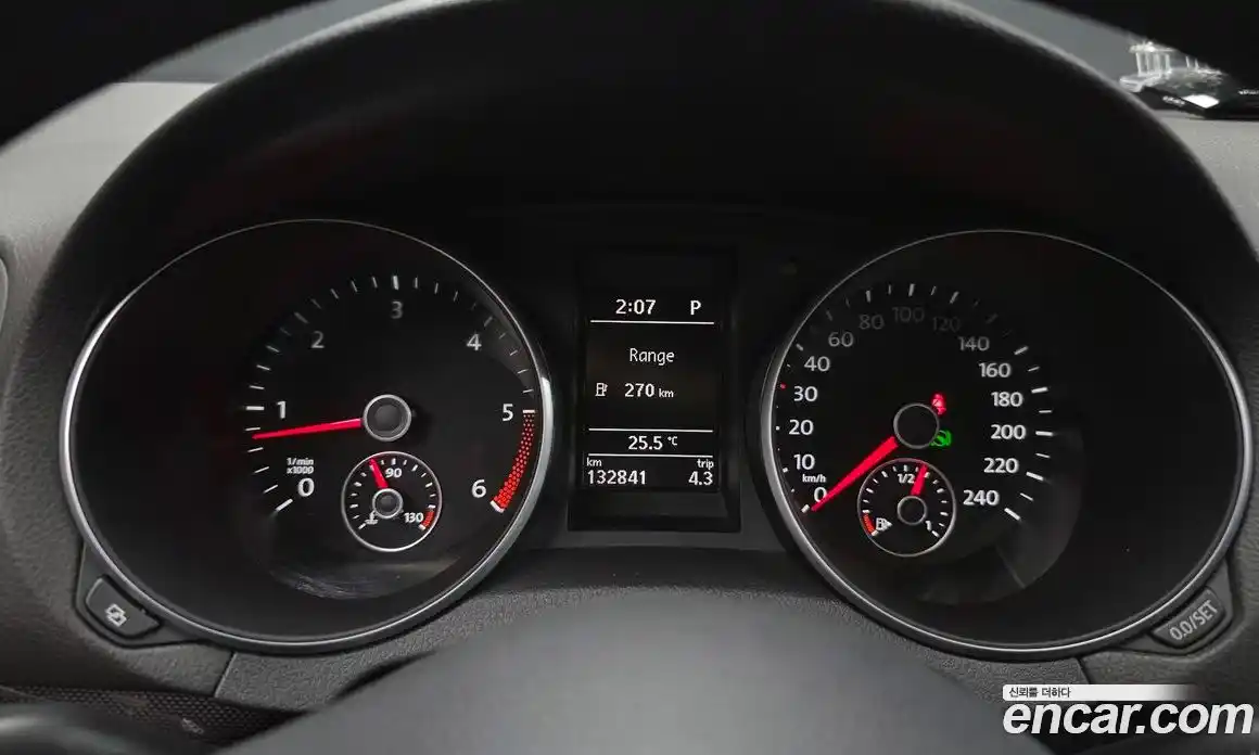 Volkswagen Golf 2012 2.0 автомат (гидро), фото 8