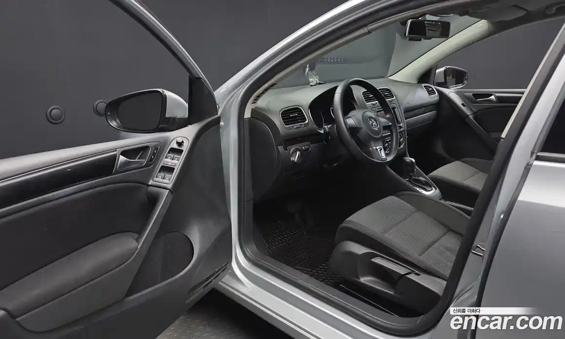 Volkswagen Golf 2012 2.0 автомат (гидро), фото 10