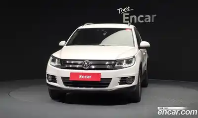 Volkswagen Tiguan 2013 2.0 автомат (гидро), миниатюра 3
