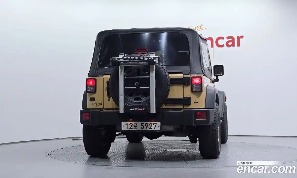 Jeep Wrangler 2013 3.6 автомат (гидро), фото 4