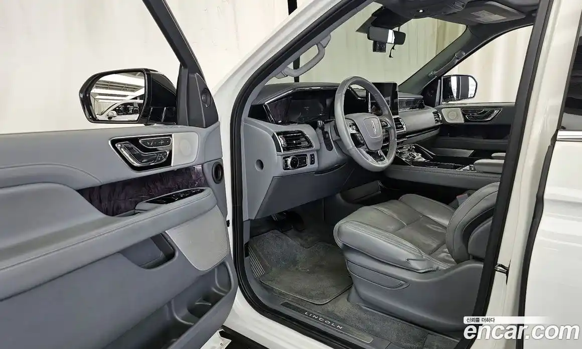Lincoln Navigator 2021 3.5 автомат (гидро), фото 13 Lincoln Navigator 2021 3.5 автомат (гидро), фото 13