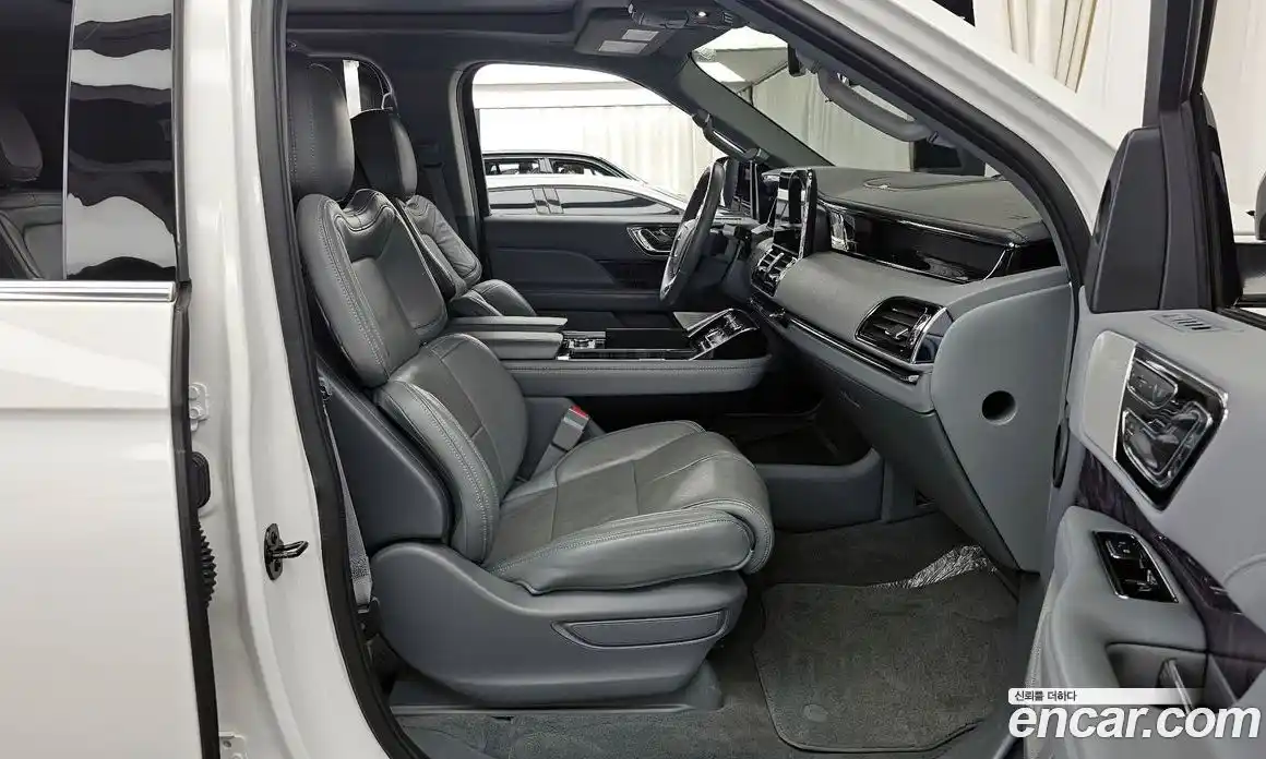 Lincoln Navigator 2021 3.5 автомат (гидро), фото 17 Lincoln Navigator 2021 3.5 автомат (гидро), фото 17