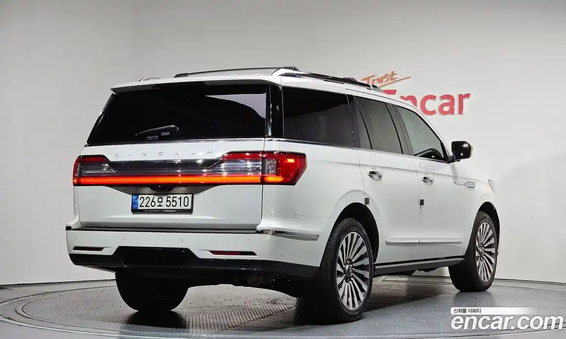 Lincoln Navigator 2021 3.5 автомат (гидро), фото 2 Lincoln Navigator 2021 3.5 автомат (гидро), фото 2