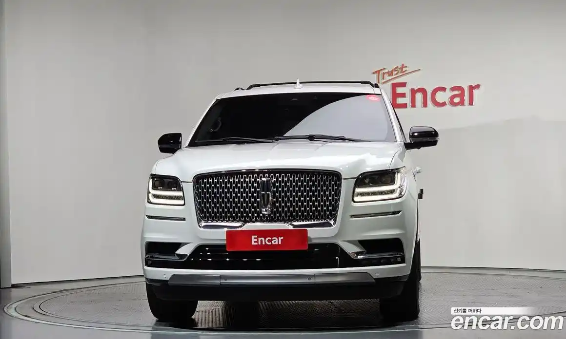 Lincoln Navigator 2021 3.5 автомат (гидро), фото 3 Lincoln Navigator 2021 3.5 автомат (гидро), фото 3