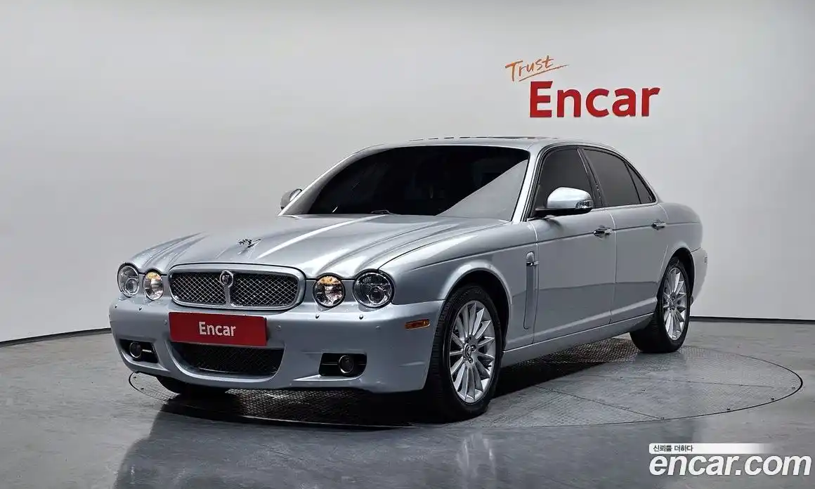 Jaguar XJ 2008 2.7 автомат (гидро), фото 1 Jaguar XJ 2008 2.7 автомат (гидро), фото 1