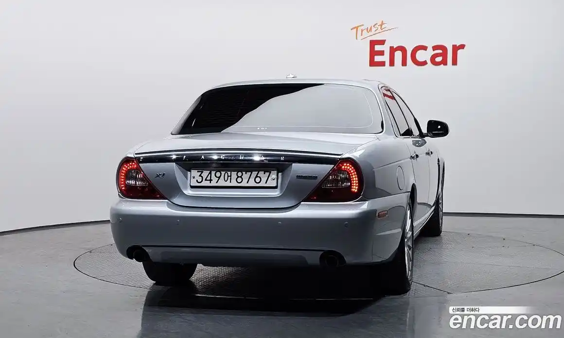 Jaguar XJ 2008 2.7 автомат (гидро), фото 4 Jaguar XJ 2008 2.7 автомат (гидро), фото 4