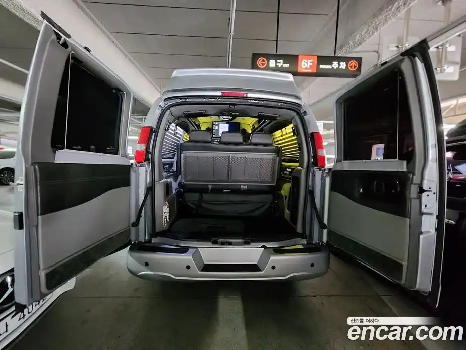 Chevrolet Express Van 2017 6.0 автомат (гидро), фото 3