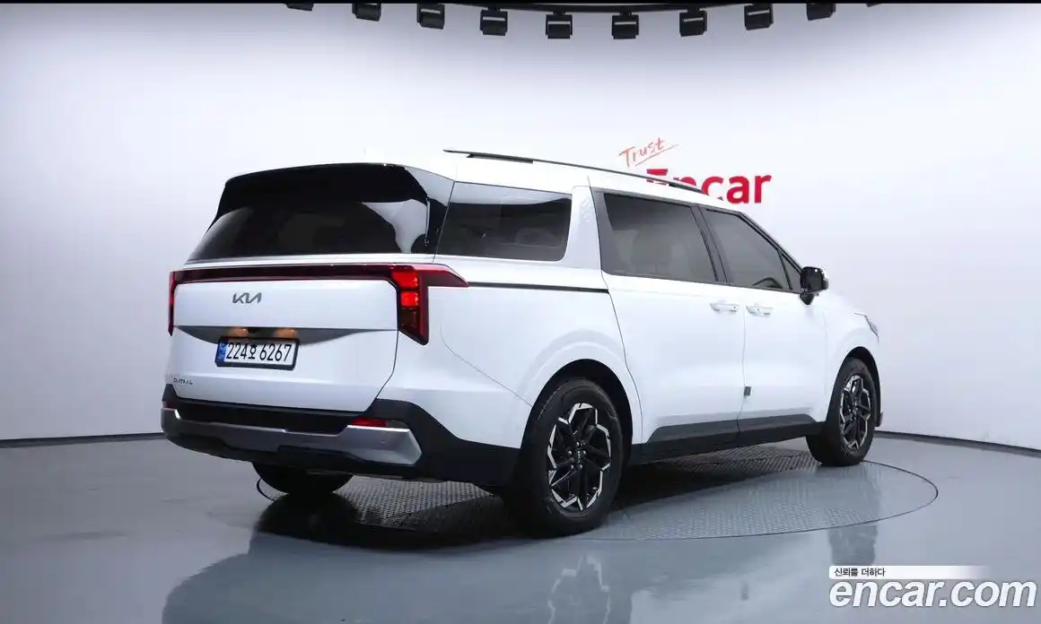 Kia Carnival 2024 2.2 автомат (гидро), фото 2
