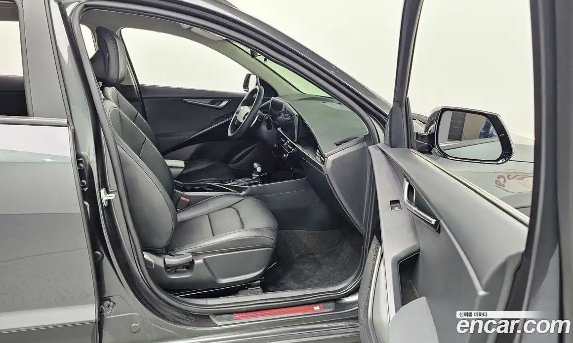 Kia Niro 2022 1.6 автомат (гидро), фото 10