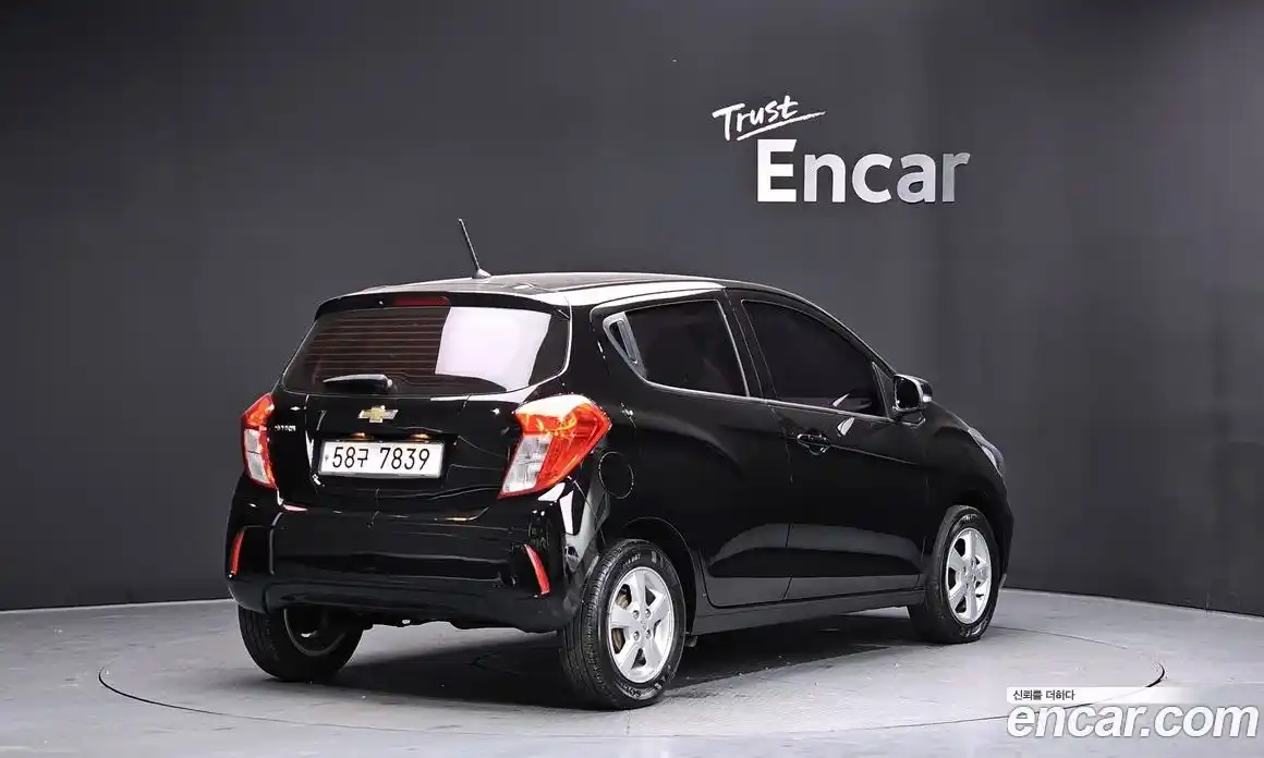 Chevrolet Spark 2019 1.0 автомат (гидро), фото 1