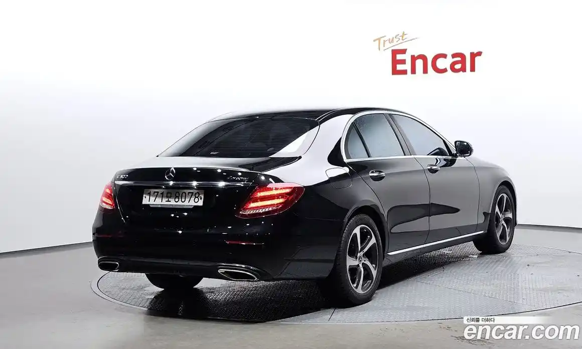 Mercedes-Benz E-Class 2019 2.0 автомат (гидро), фото 2