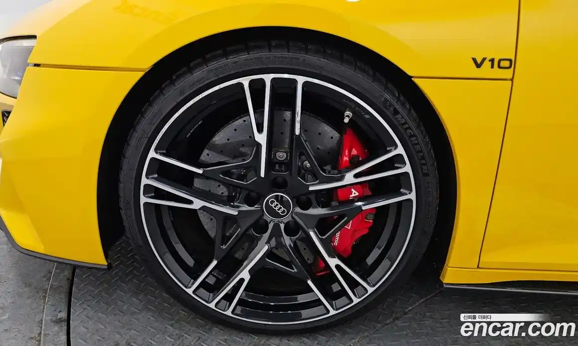 Audi R8 2021 5.2 автомат (гидро), фото 5