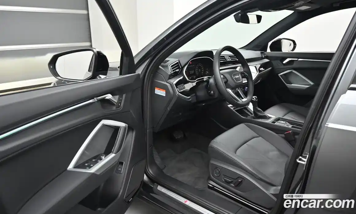 Audi Q3 2025 2.0 автомат (гидро), фото 11