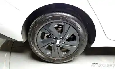 Hyundai Avante 2023 1.6 автомат (гидро), миниатюра 5
