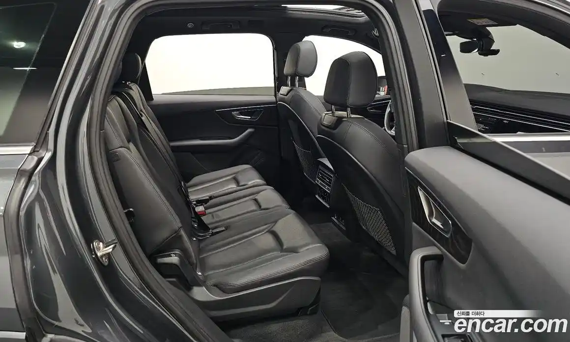 Audi Q7 2022 3.0 автомат (гидро), фото 17