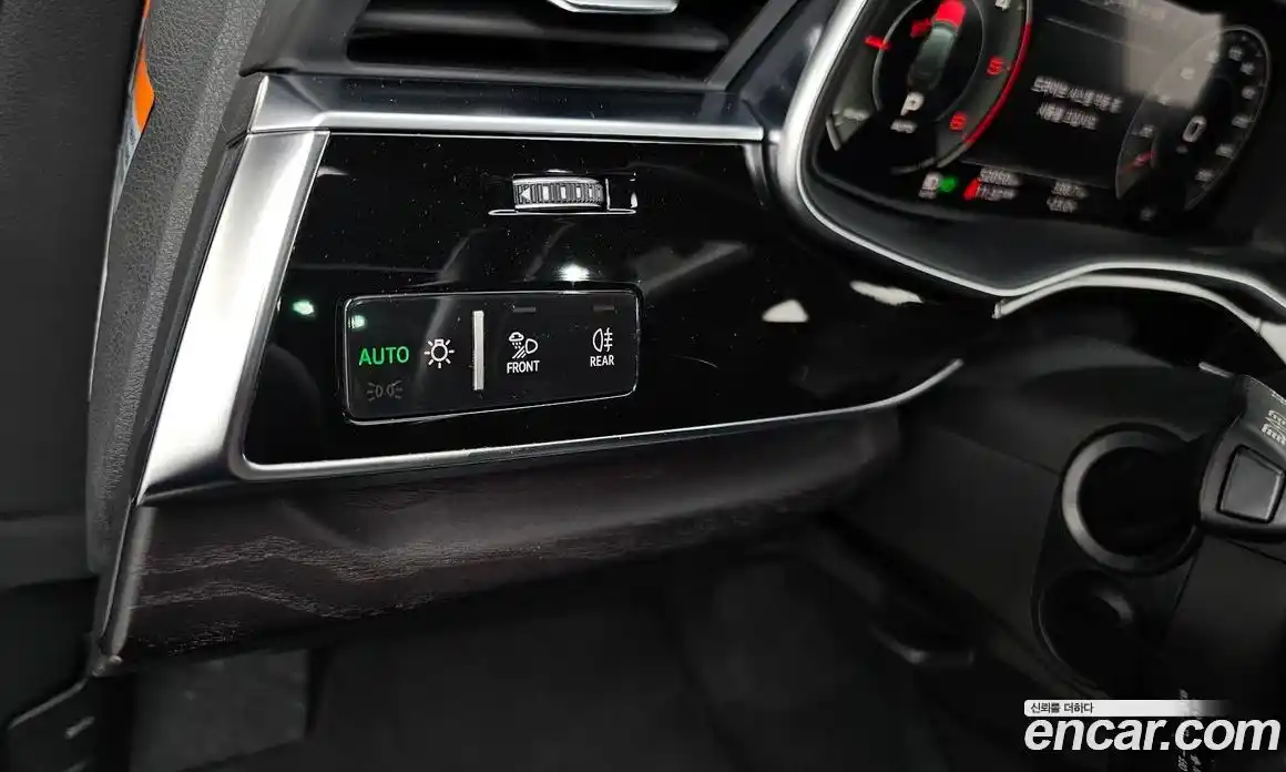 Audi Q7 2022 3.0 автомат (гидро), фото 25