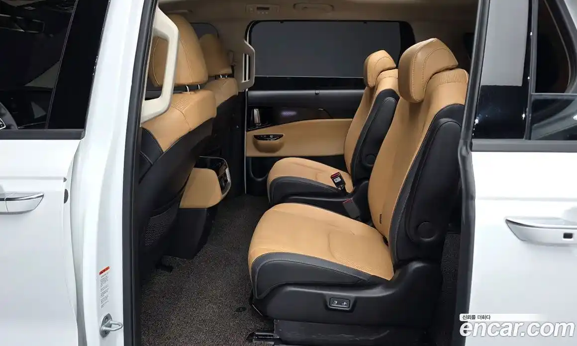 Kia Carnival 2023 3.5 автомат (гидро), фото 12