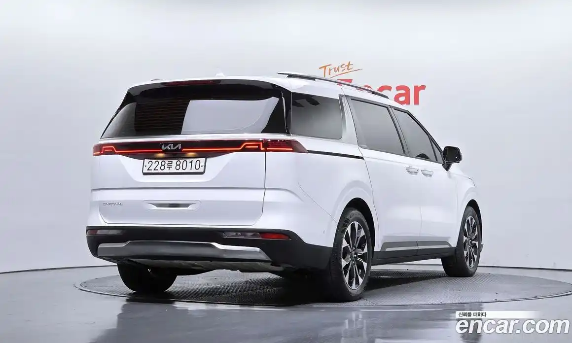 Kia Carnival 2022 3.5 автомат (гидро), фото 1