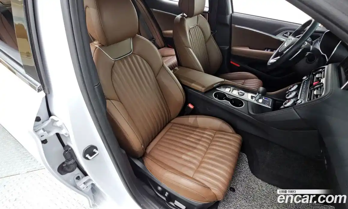 Genesis G70 2019 2.0 автомат (гидро), фото 18