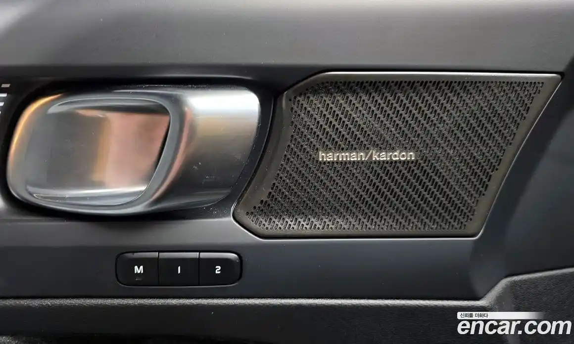 Volvo XC40 2024 2.0 автомат (гидро), фото 25