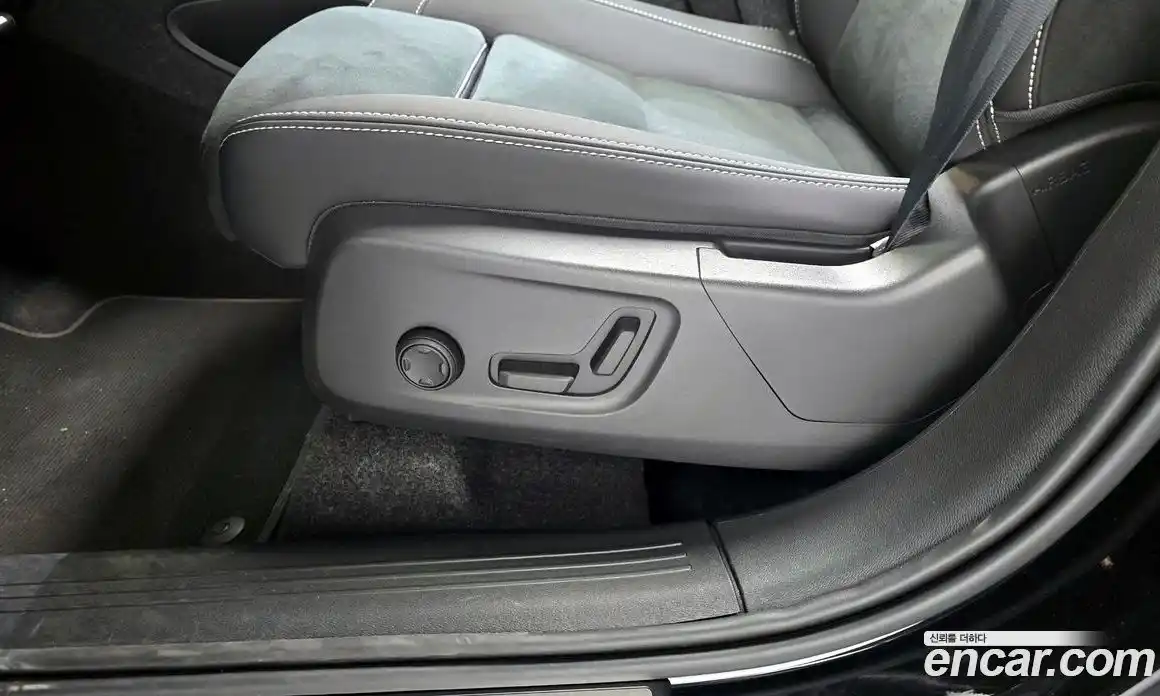 Volvo XC40 2024 2.0 автомат (гидро), фото 27